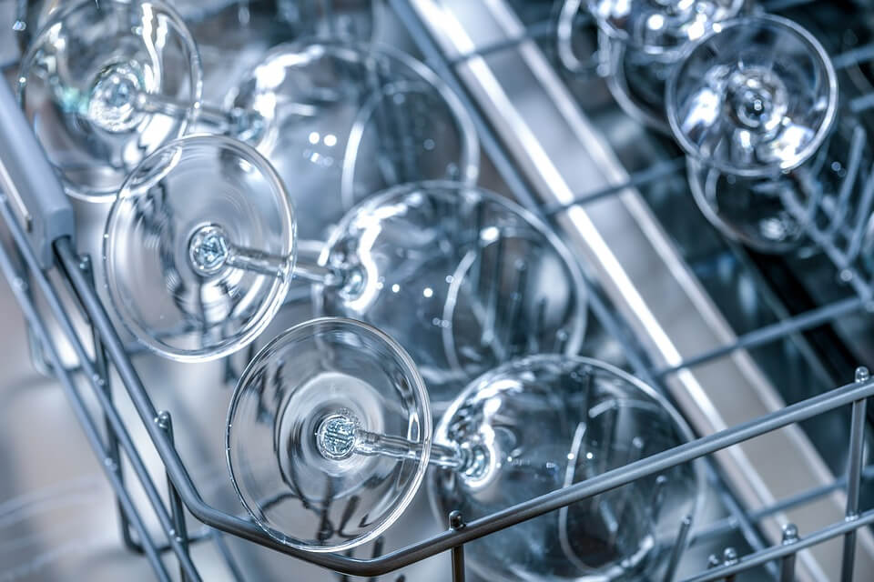 MagiCleanMaid dish washing